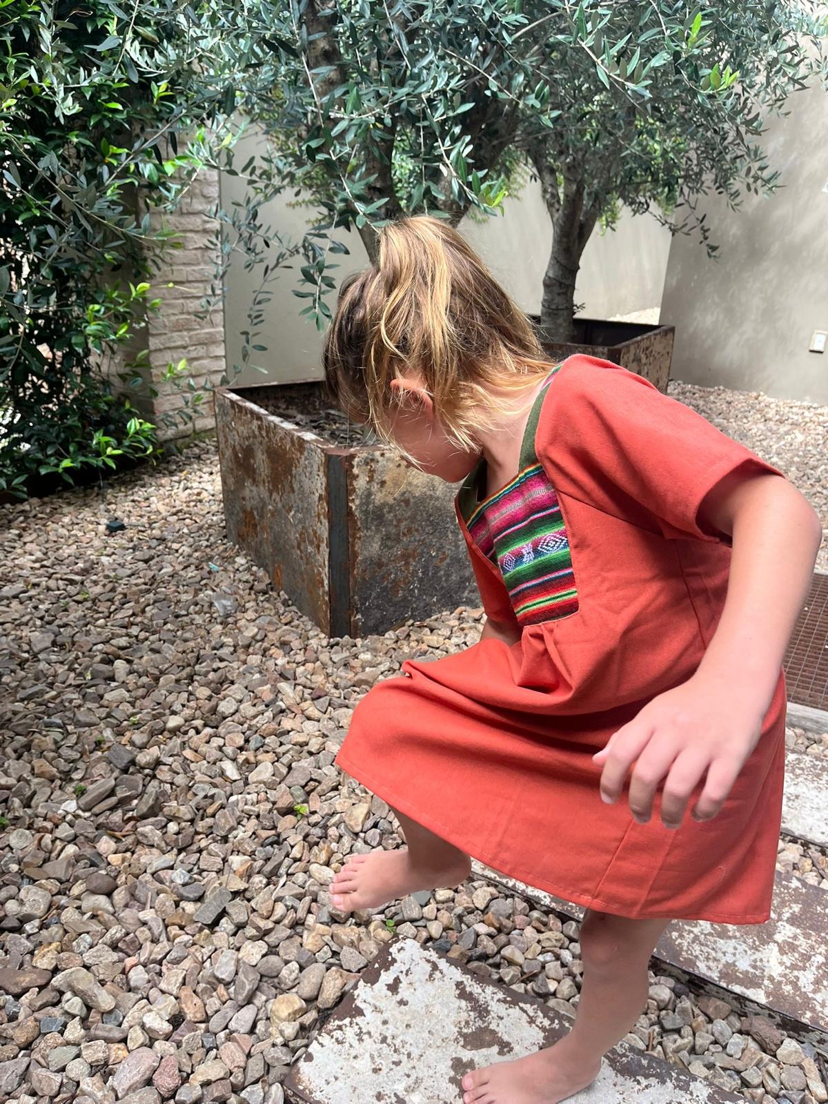 Vestido lino color ladrillo.