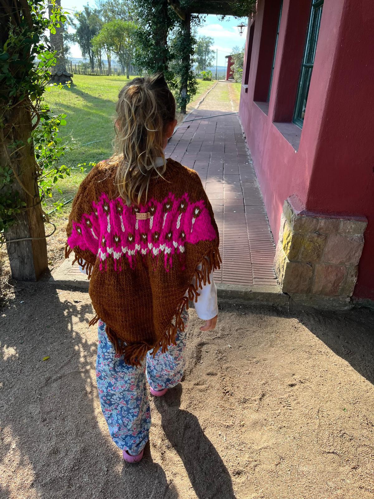 Poncho Elena - Talle M  (4 a 5 años).